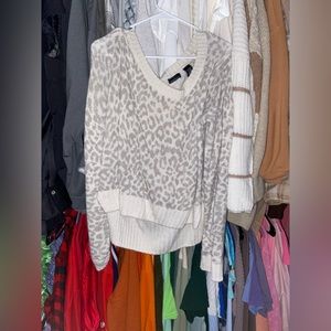 MODA white leopard sweater